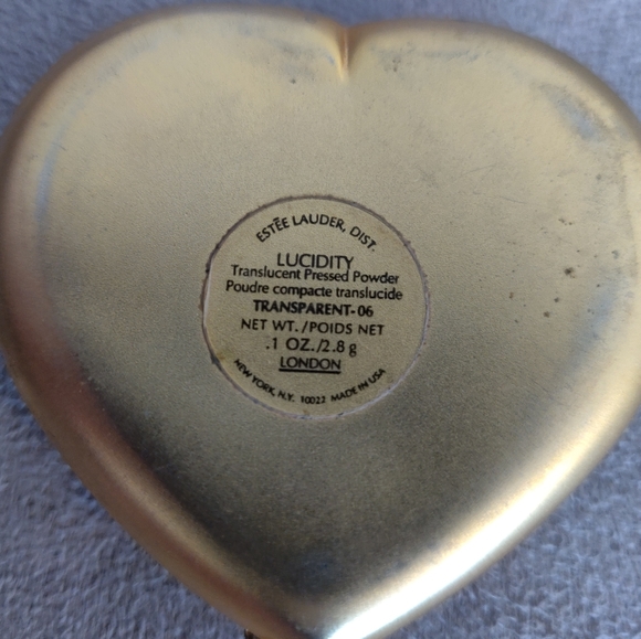 Estee Lauder London Heart Pink Enamel Compact - Picture 4 of 4